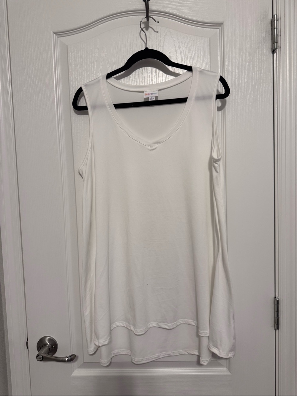 LuLaRoe Kristina White V-Neck Sleeveless Tank Top